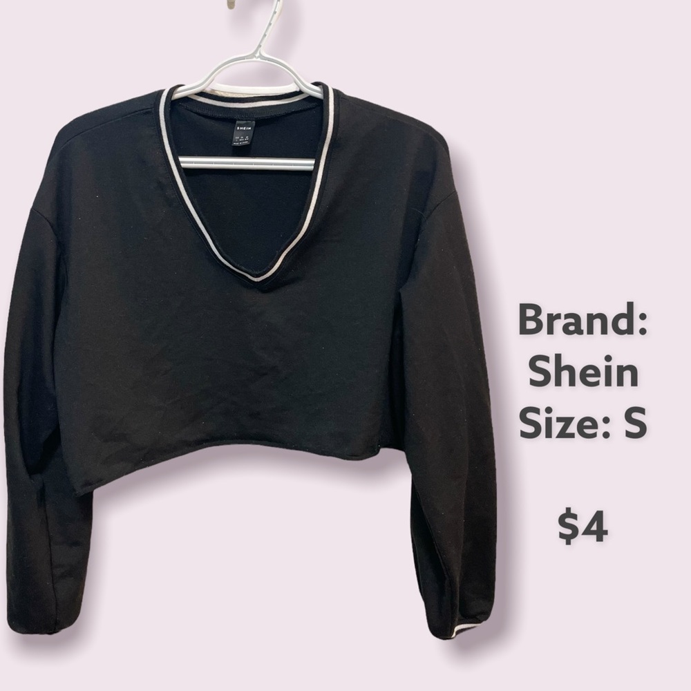 Black crop top pull over